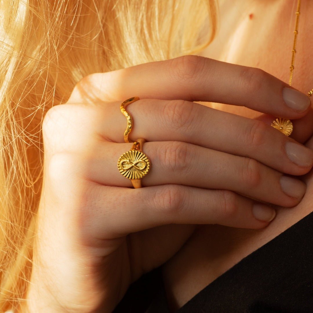 Curvy Ring - With Love Darling