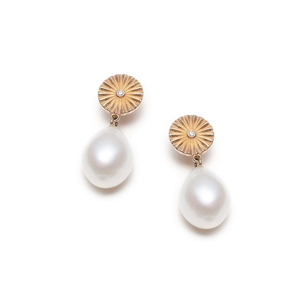 Wheel Pearl Earrings - With Love Darling