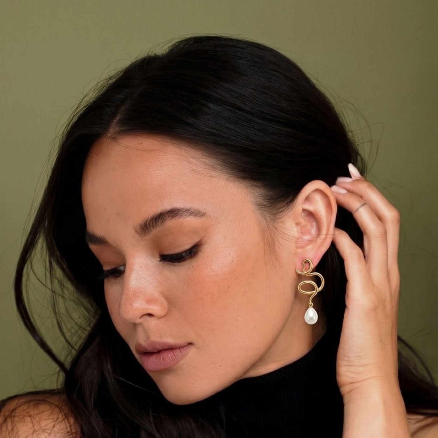 Medusa Pearl earring