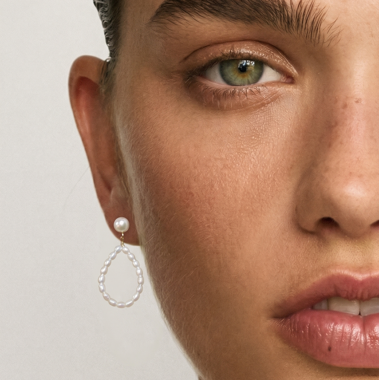 Oval Pearl Earrings