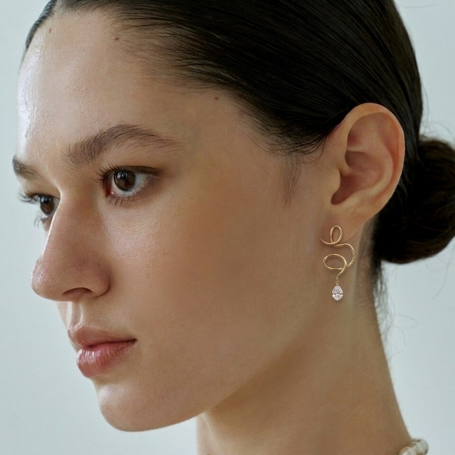 Medusa Waterdrop Earring