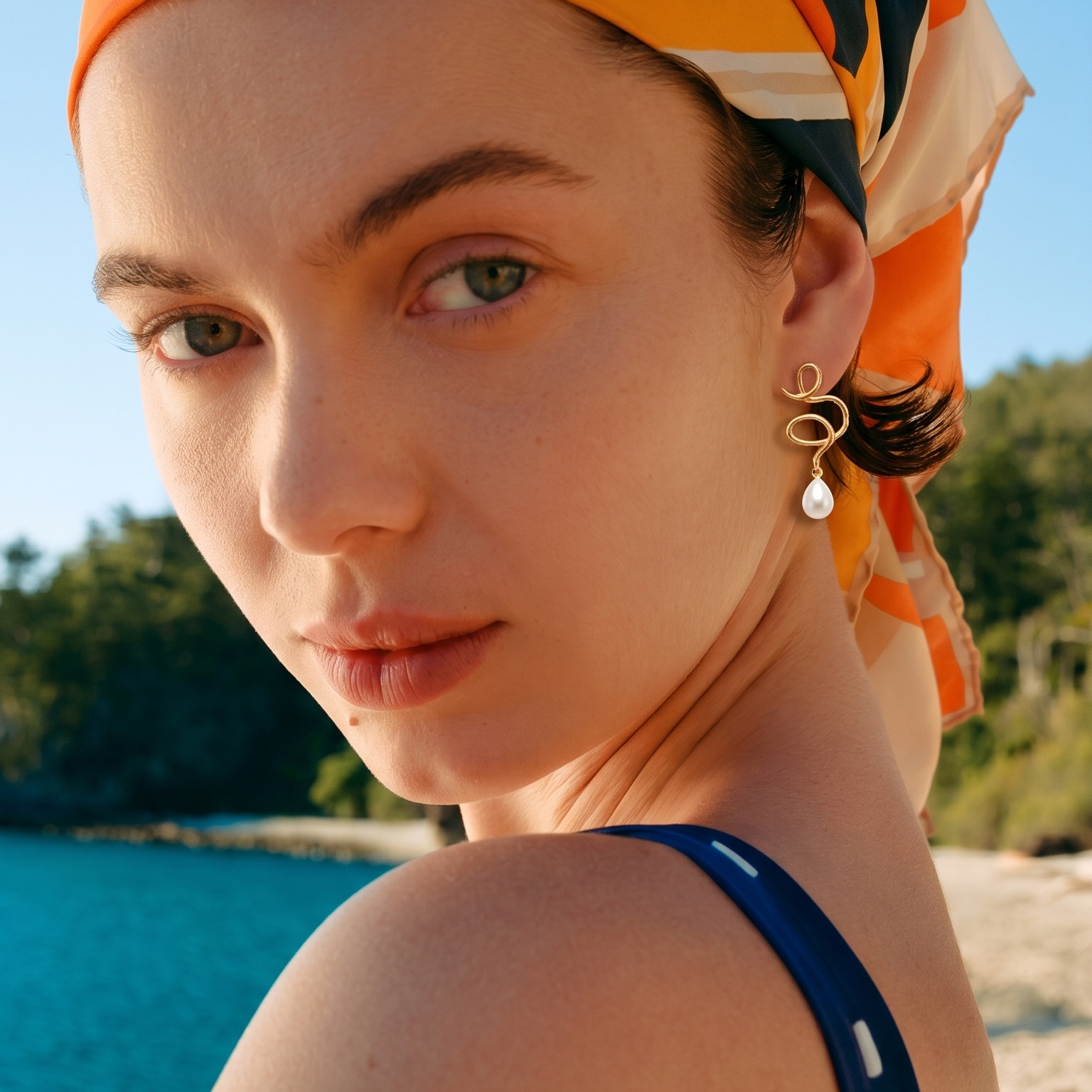 Medusa Pearl earring