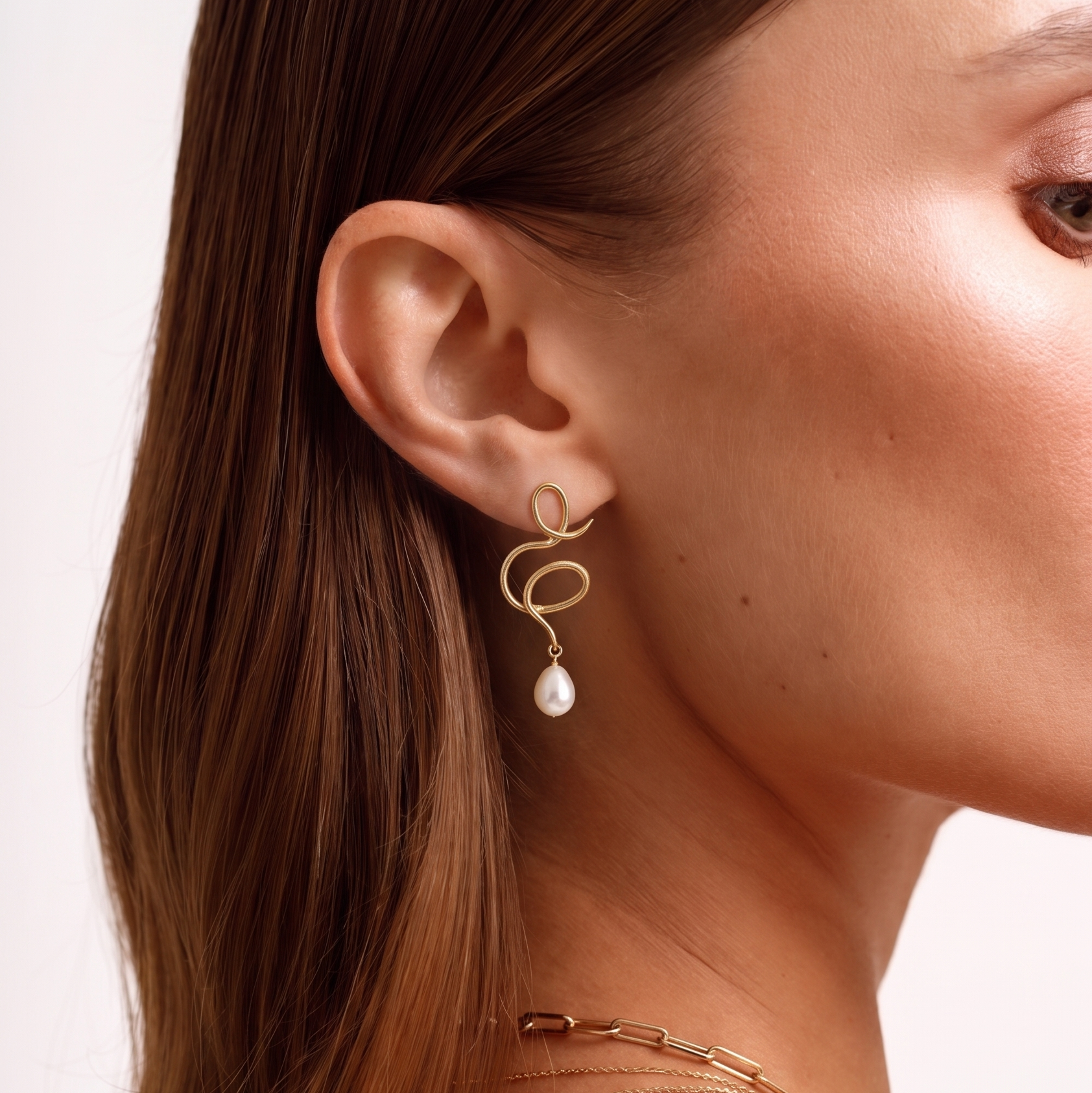 Medusa Pearl earring
