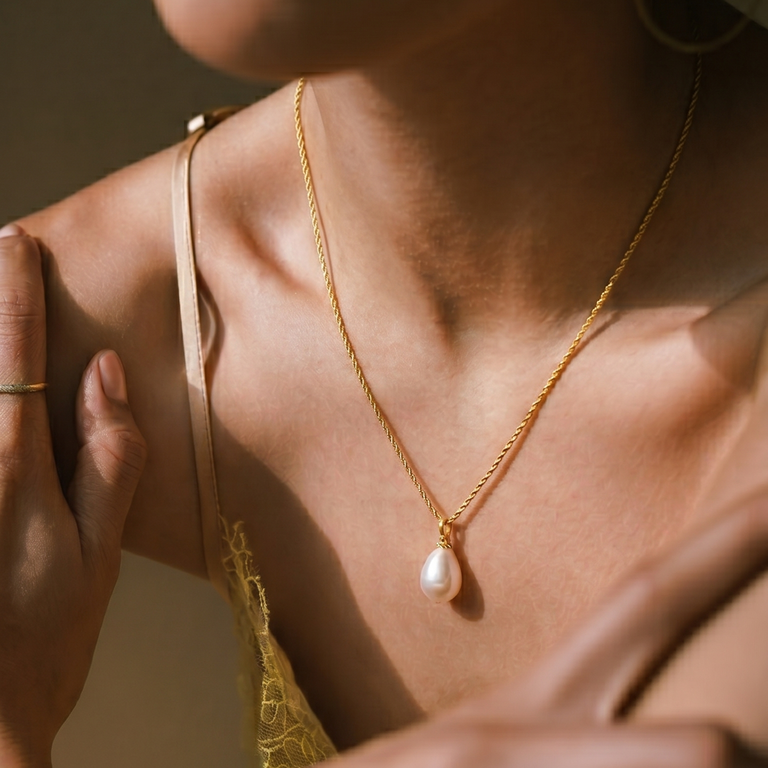 Paloma Pearl Necklace