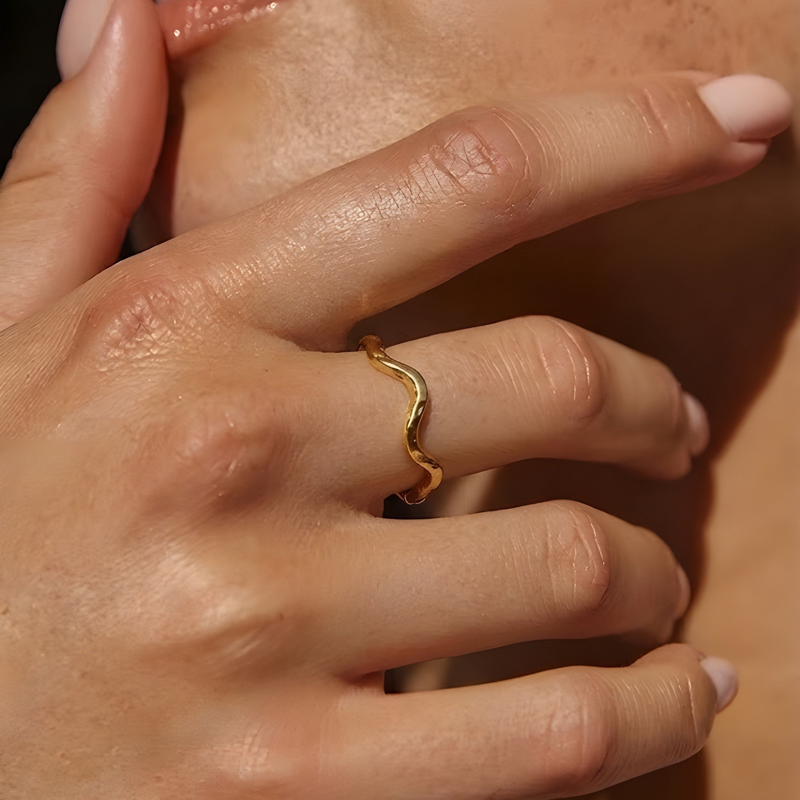 Curvy Ring